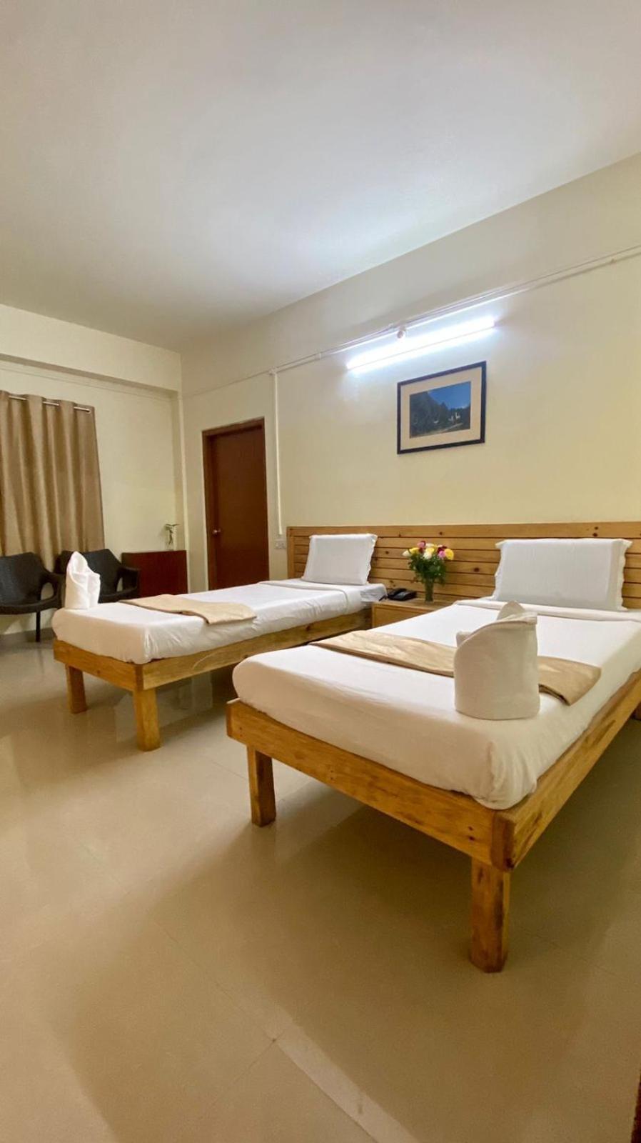 Hotel Travellers Inn Shillong Exterior photo